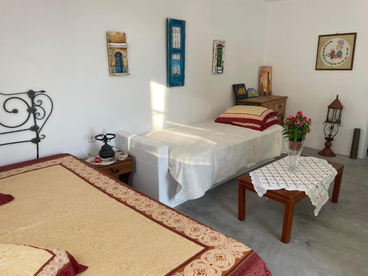 Sweet With Two Beds -one Single Room- With Beautiful View! Hébergement de vacances Agia Marina (Leros)